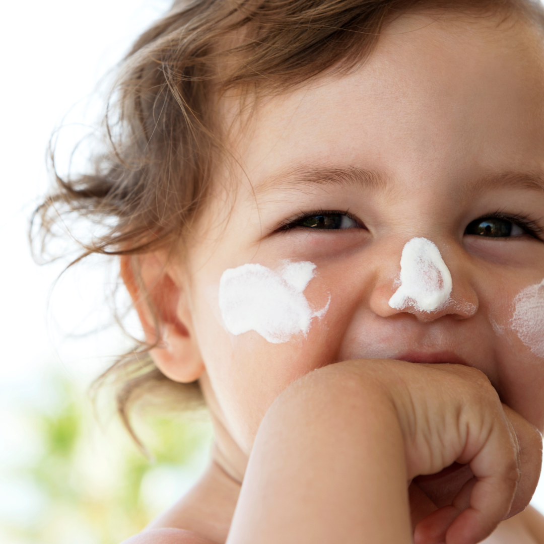 PAEDIPROTECT Blog 8 Meer, Gebirge, Spray oder Gesicht: Welche Sonnencreme ist die Richtige für dich?
